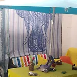 Проживание в семье Bluehouse Малага